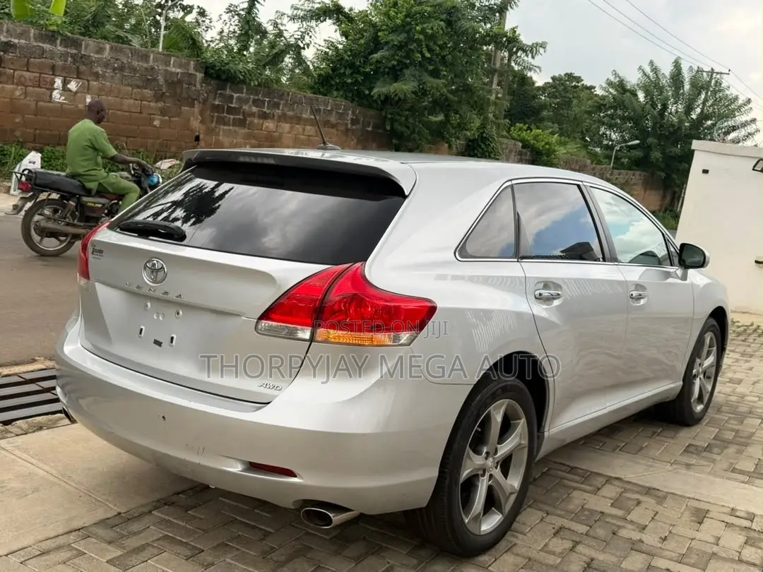 Toyota Venza V6 AWD 2010 Silver