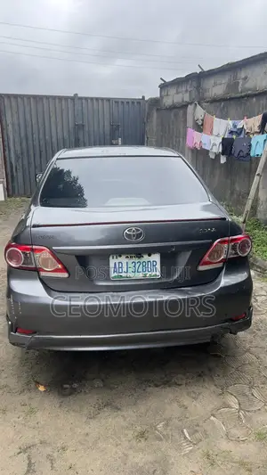 Toyota Corolla 2012 Gray