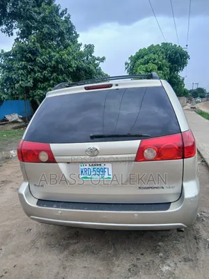Toyota Sienna 2007 Silver