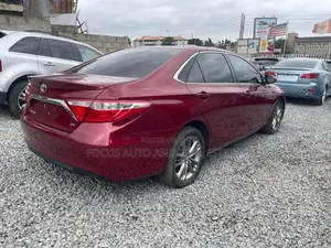 Toyota Camry SE 4dr Sedan (2.5L 4cyl 6A) 2017