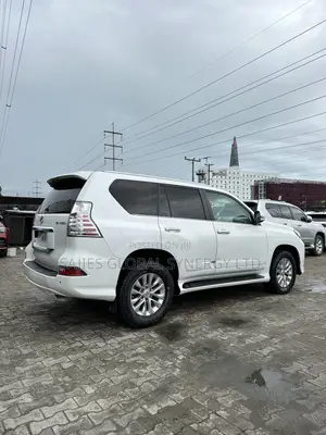 Lexus GX 460 Luxury 2016 White