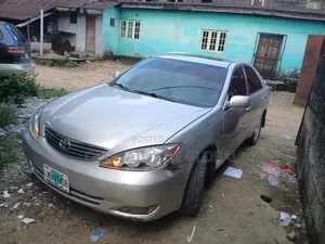 Toyota Camry 2005 Silver