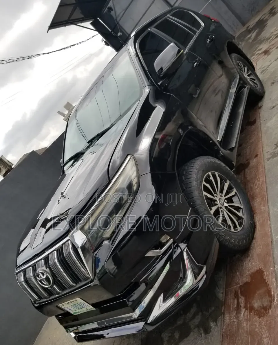 Toyota Land Cruiser Prado 2011 Black