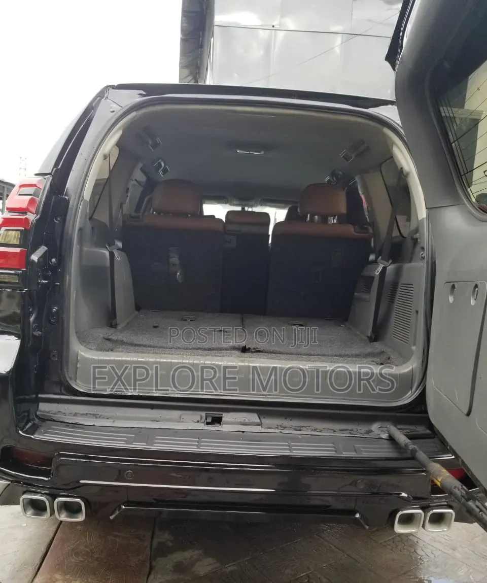Toyota Land Cruiser Prado 2011 Black