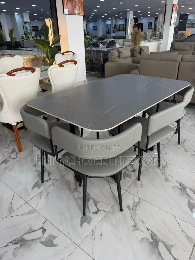 A Modern Dining Luxury Set