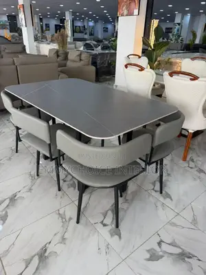 A Modern Dining Luxury Set