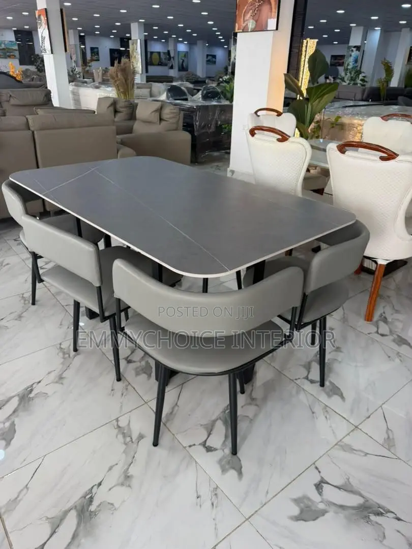 A Modern Dining Luxury Set