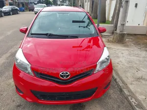 Toyota Yaris LE Hatchback 3dr 2014 Red