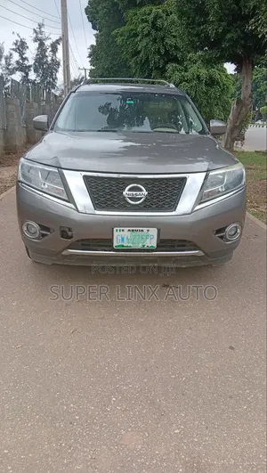 Nissan Pathfinder 2015 Gold