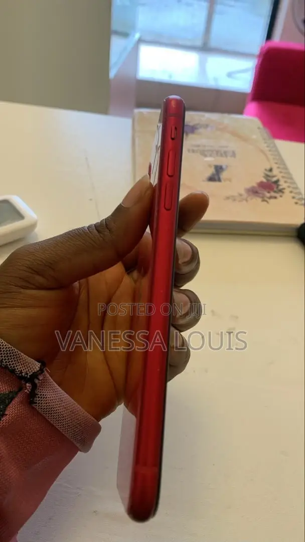 Apple iPhone 11 64 GB Gold
