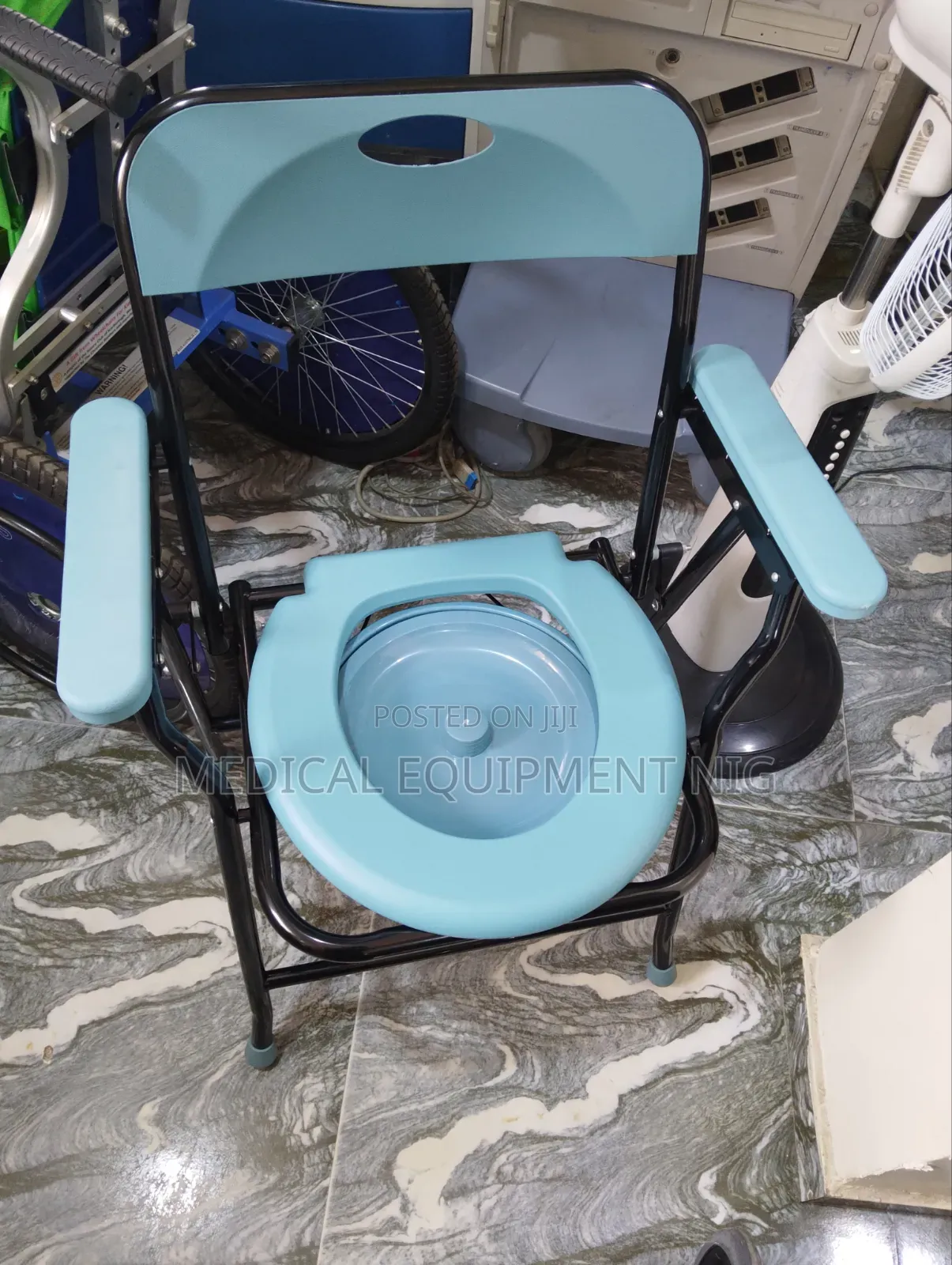 Commode Chair