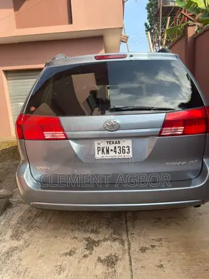 Toyota Sienna XLE AWD (3.3L V6 5A) 2004 Blue