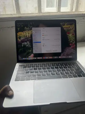 Laptop Apple MacBook Pro 2017 16GB Intel Core i7 SSD 512GB