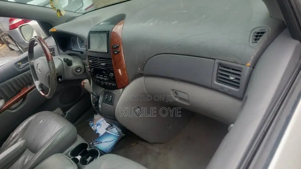 Toyota Highlander Limited V6 2005 White