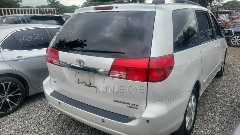 Toyota Highlander Limited V6 2005 White