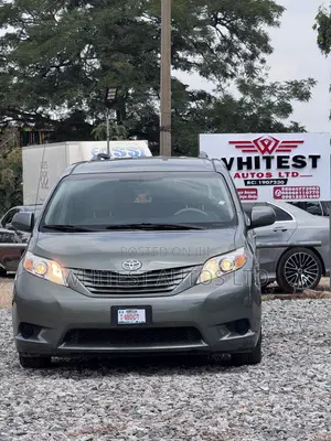 Toyota Sienna LE 7 Passenger Mobility 2011 Gray