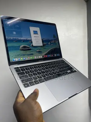 Laptop Apple MacBook Pro 2020 8GB Apple M1 SSD 256GB
