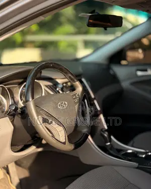 Hyundai Sonata SE Sedan FWD (2.4L 4cyl 6A) 2013 Brown