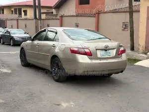 Toyota Camry 2009 Gold