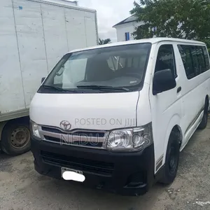 Toyota HiAce 2012 White