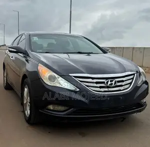 Hyundai Sonata Limited 2.0T Sedan (2.0L 4cyl 6A) 2013 Black