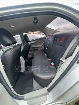 Toyota Corolla LE 4dr Sedan (1.8L 4cyl 4A) 2012 Silver