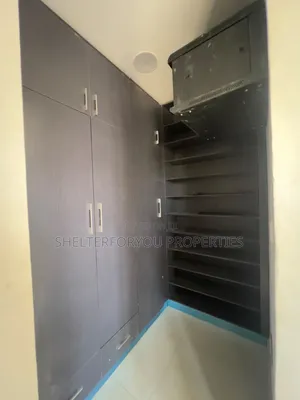 3bdrm House in Lekki Phase 1 for rent