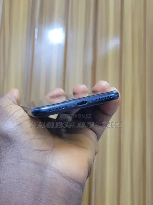 Apple iPhone XR 64 GB Black