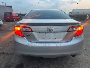 Toyota Camry SE Sport 4dr Sedan (2.5L 4cyl 6A) 2014 Silver