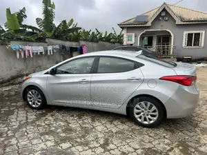 Hyundai Elantra 2012 Silver