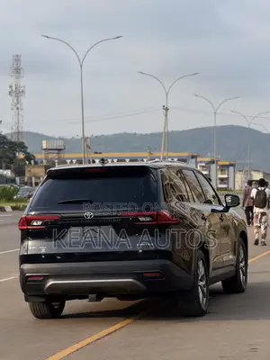 Toyota Highlander Limited FWD 2024 Black