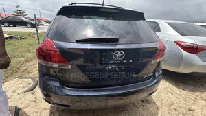 Toyota Venza XLE 4dr Wagon AWD (2.7L 4cyl 6A) 2015 Blue