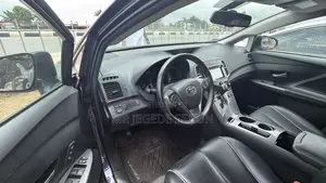 Toyota Venza XLE 4dr Wagon AWD (2.7L 4cyl 6A) 2015 Blue