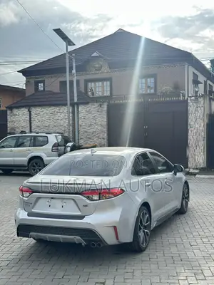 Toyota Corolla SE 2022 Silver