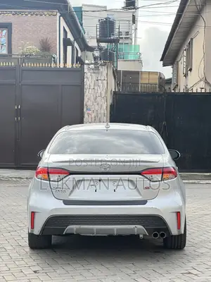 Toyota Corolla SE 2022 Silver