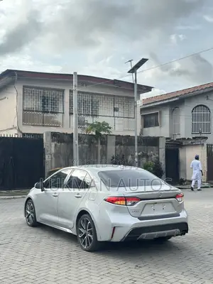 Toyota Corolla SE 2022 Silver