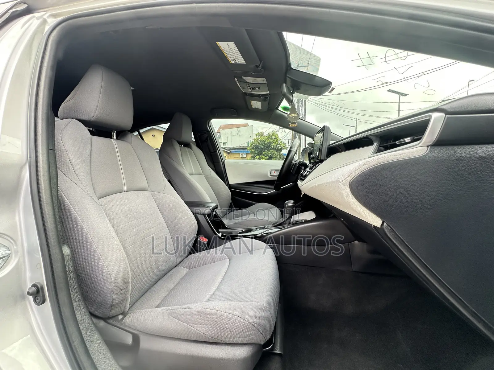 Toyota Corolla SE 2022 Silver