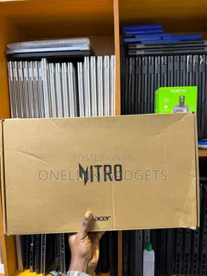 Laptop Acer Nitro V 16 AI 16GB AMD Ryzen 7 SSD 1T