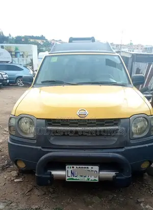 Nissan Xterra XE 4x4 2002 Yellow