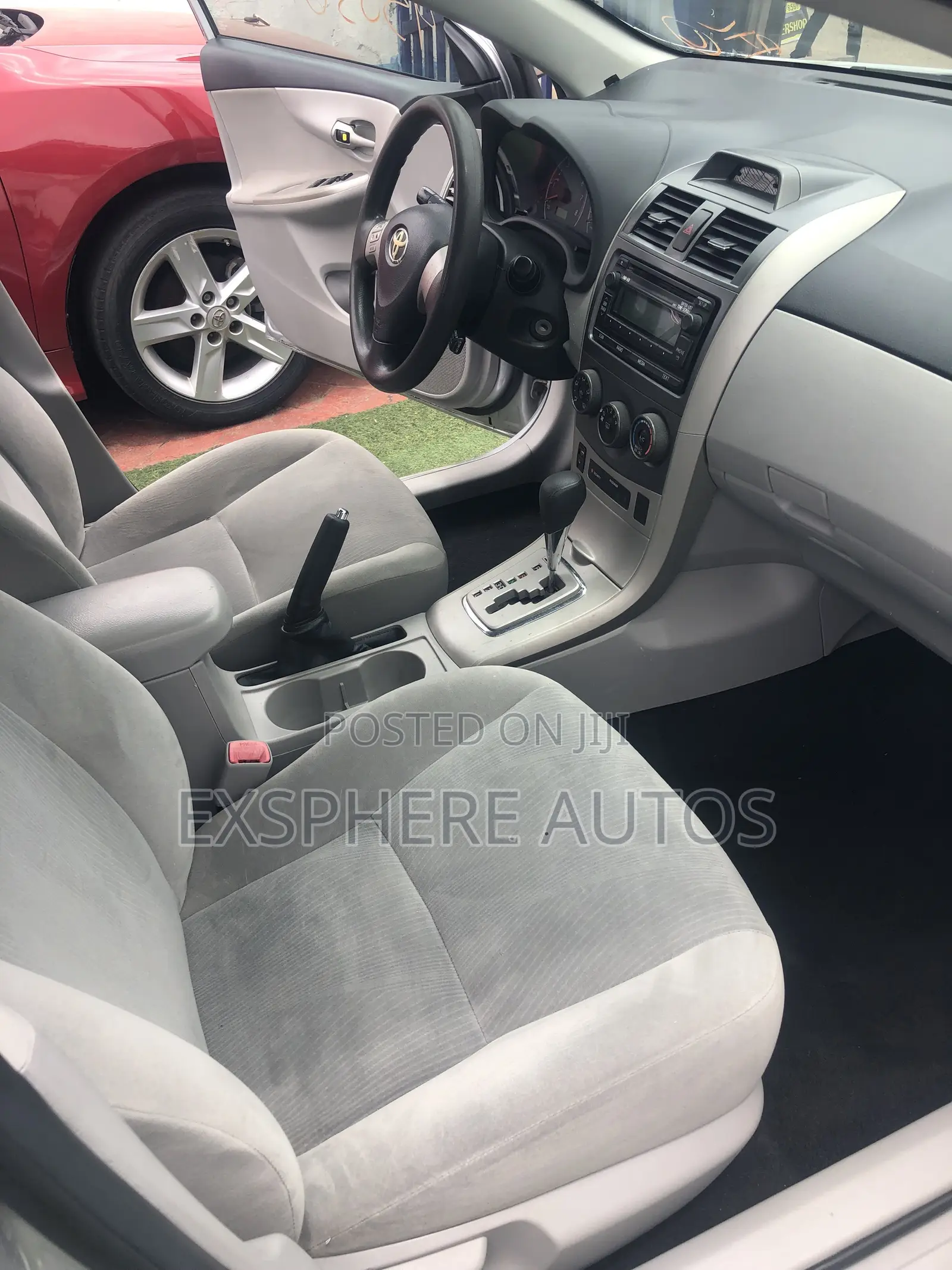 Toyota Corolla 2012 Silver