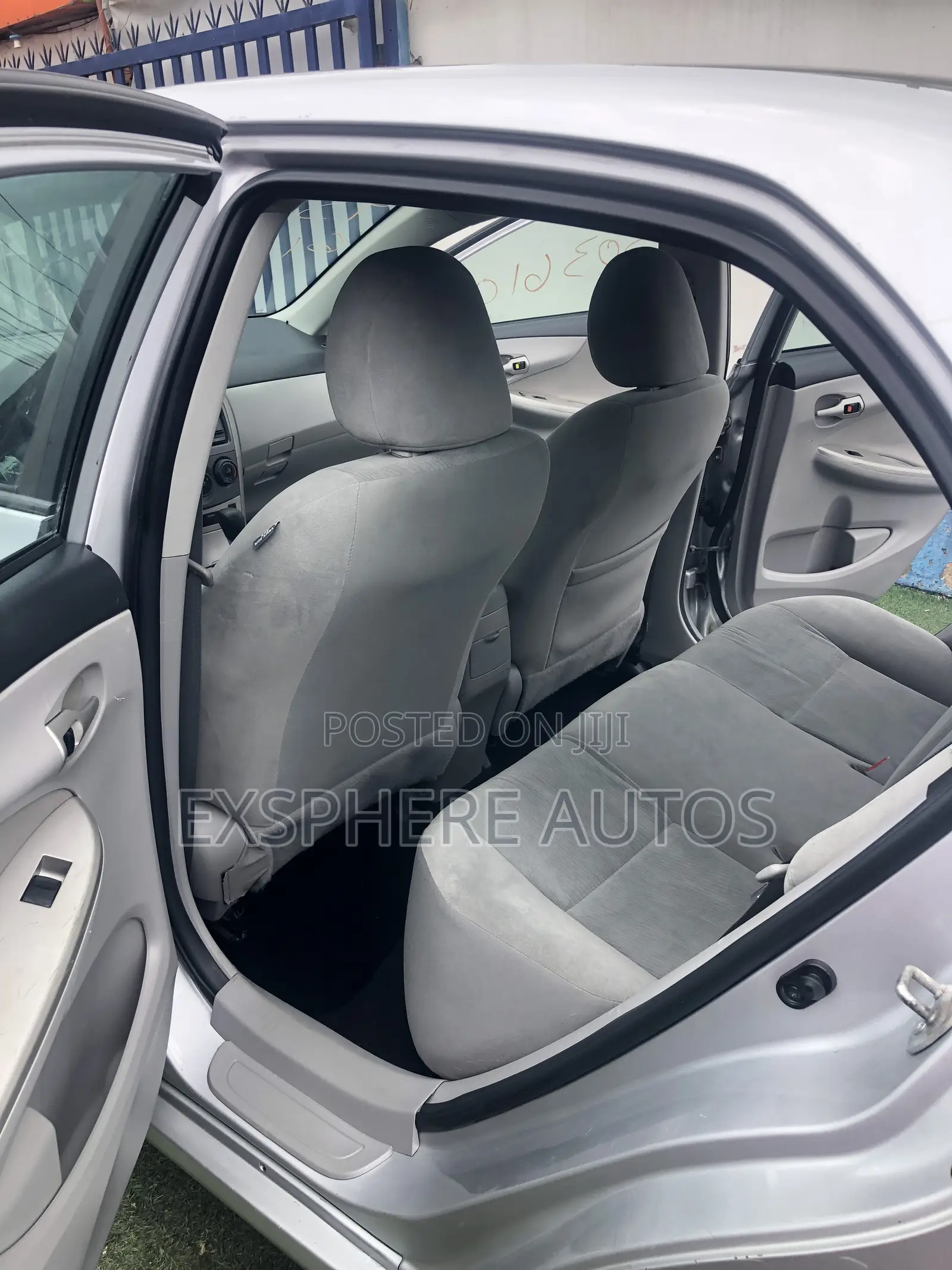 Toyota Corolla 2012 Silver