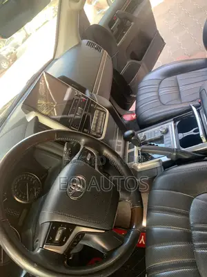 Toyota Land Cruiser 4.5 V8 GXR 2021 Black