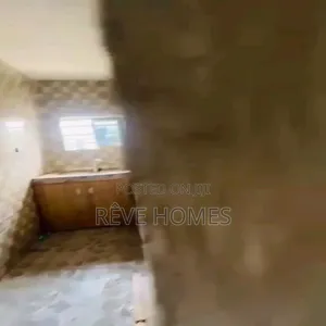 Mini Flat in Lawanson for rent