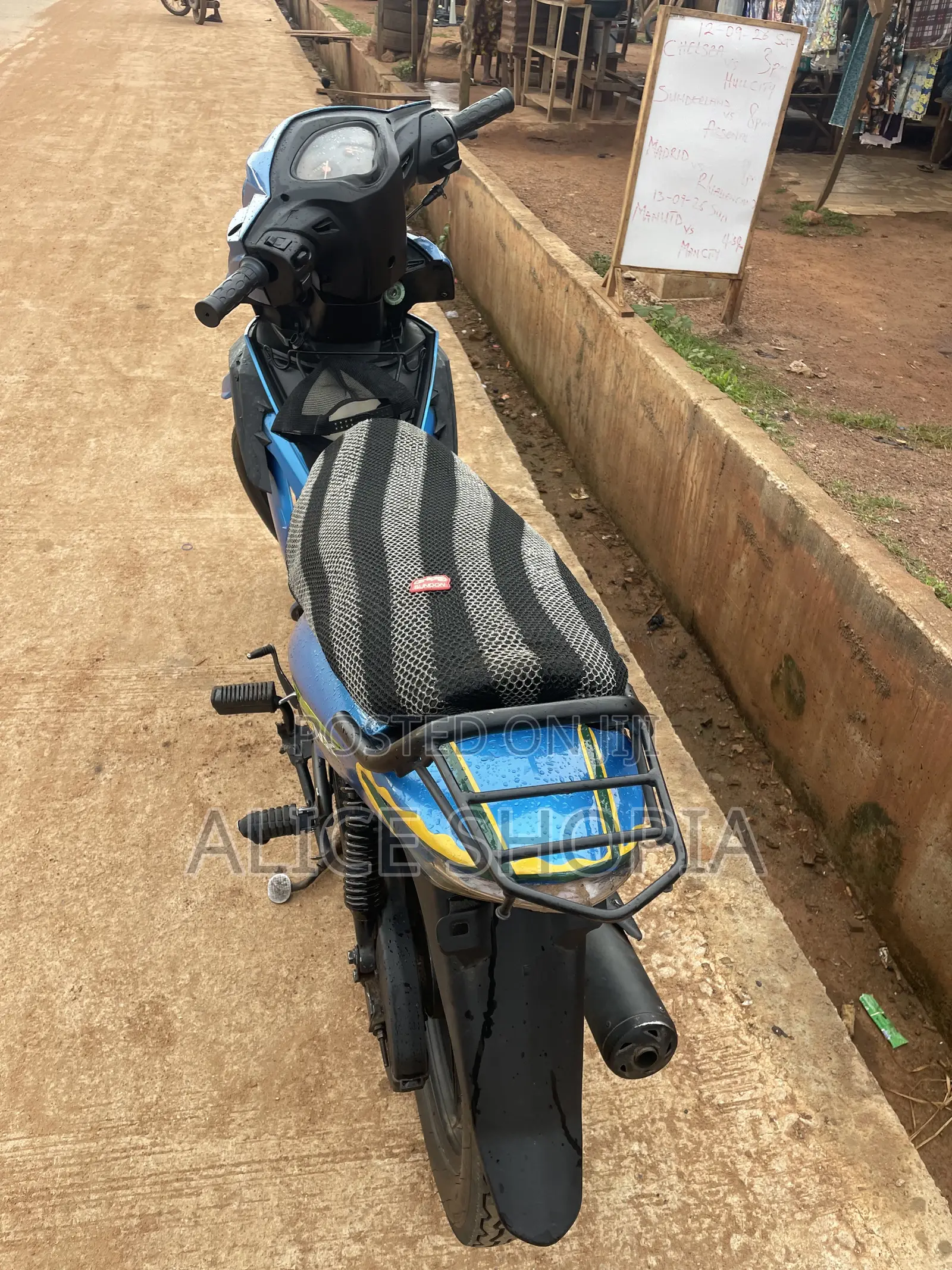 TVS Neo NX 2024 Blue