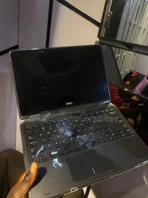 Laptop Dell Latitude 3190 2-in-1 4GB Intel Pentium SSD 128GB