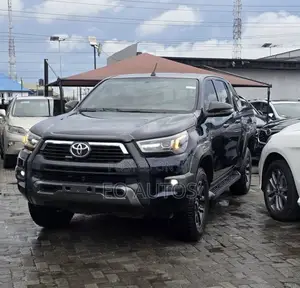 Toyota Hilux 2021 Blue