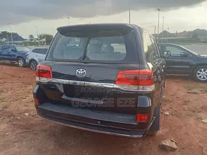 Toyota Land Cruiser 2010 Black