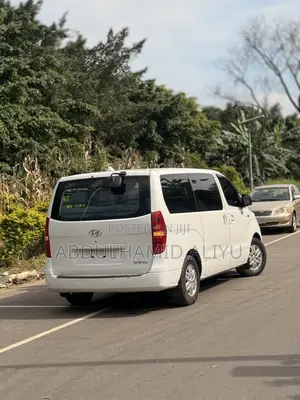 Hyundai H1 2021 White