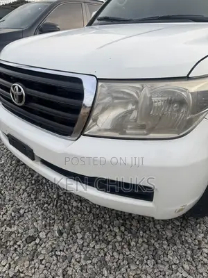 Toyota Land Cruiser 2010 White