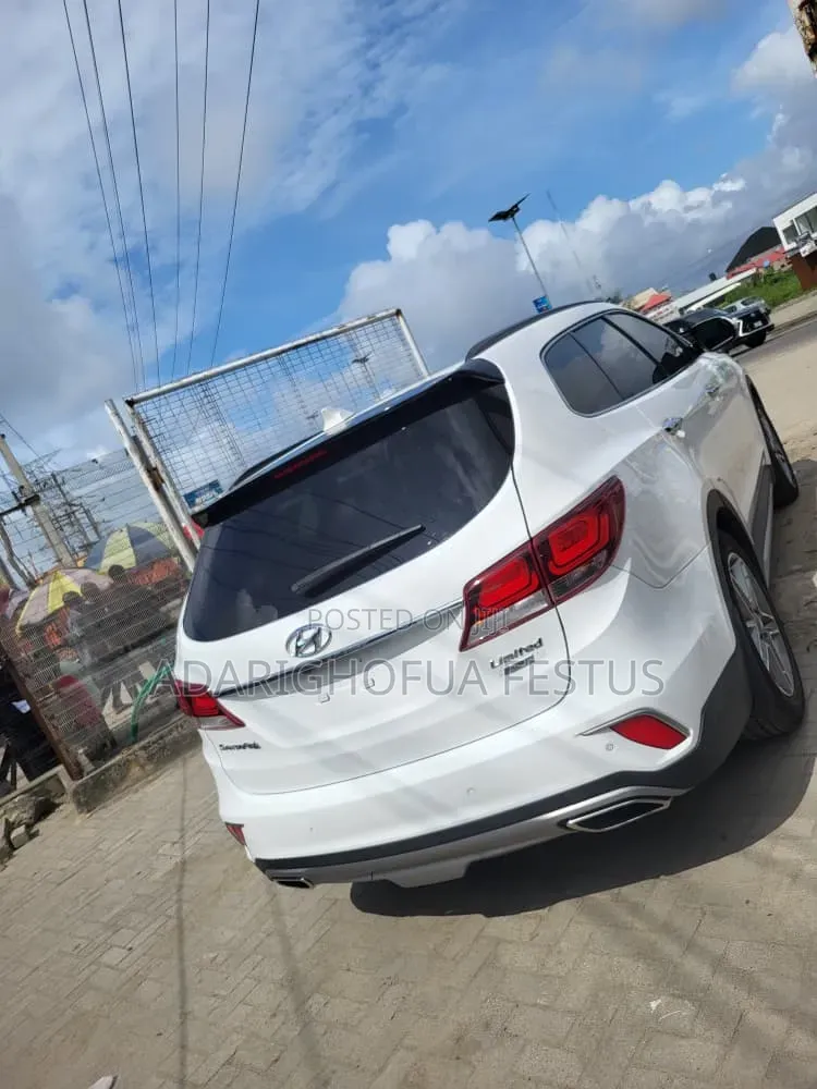 Hyundai Santa Fe 2016 White